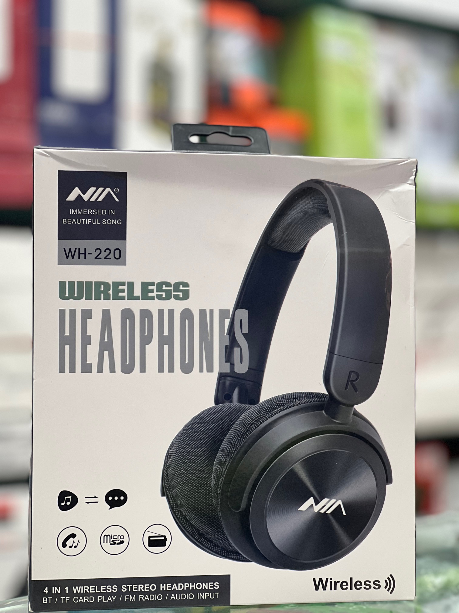 https://www.rcmmultimedia.com/storage/photos/1/headphones/IMG_5762 (1).jpg